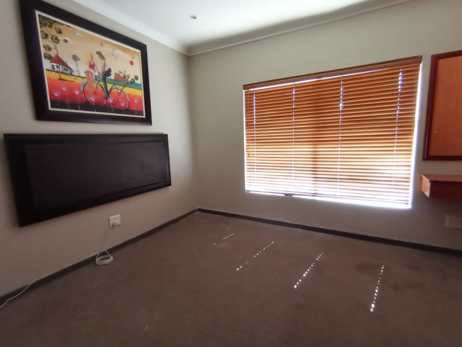 6 Bedroom Property for Sale in Vredefort Free State